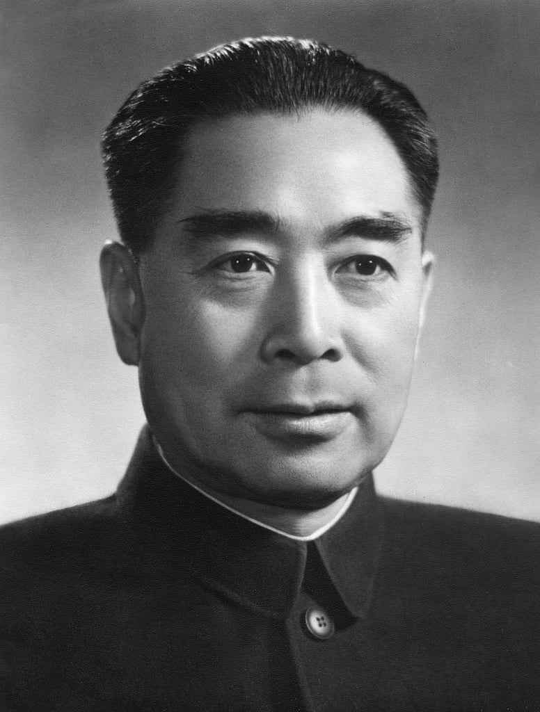 Zhou Enlai (周恩來) ;né le 5 mars 1898 à Huaiyin - mort le 8 janvier 1976 à Pékin, était le premier Premier ministre de la république populaire de Chine en poste à partir d'octobre 1949 jusqu'à sa mort, sous les ordres de Mao Zedong.